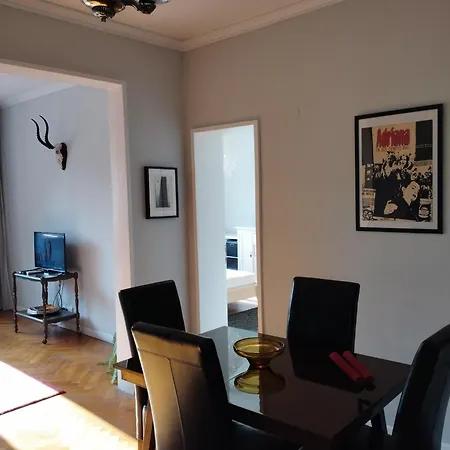 Apartment Center 7 *